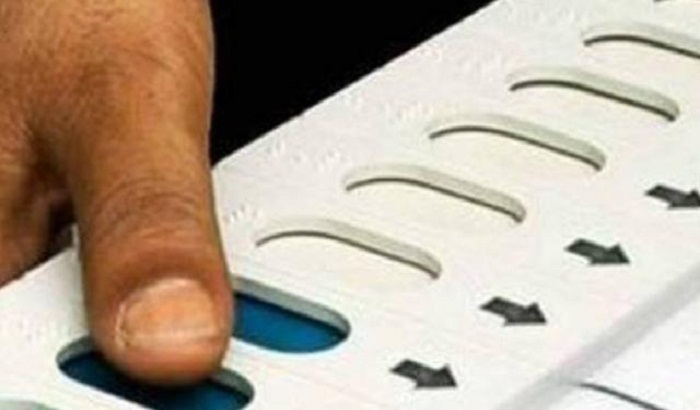 The district officer divided the entire district into 22 zones and 233 sectors