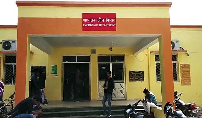 In every part of the district hospital, the arbitrariness of the brokers