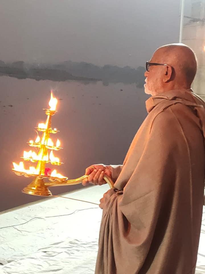 मोरारी बापू की 851वीं रामकथा का शुभारंभ रमणरेती धाम में