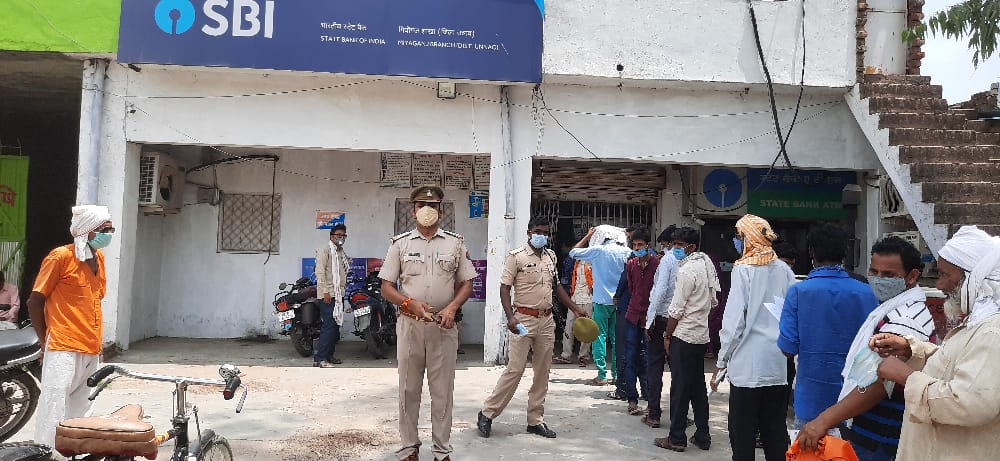 commendable-work-of-unnao-assiwan-police-in-maintaing-covid-protocol