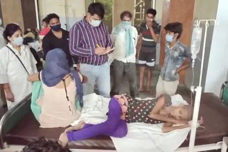 widow-and-5-kids-hospitalized-due-to-starvation-fever-in-aligarh