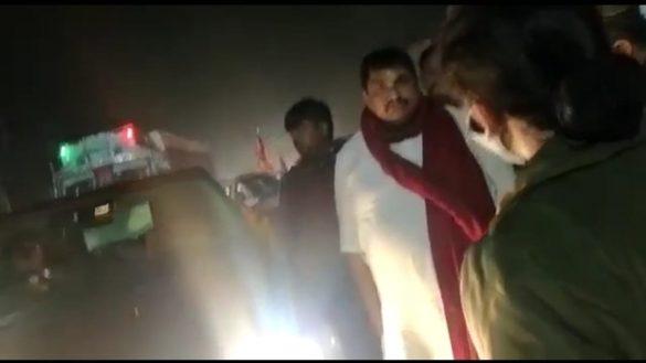bulandshahr-police-got-the-sp-flags-removed-from-the-convoy-of-bahubali-ex-mla