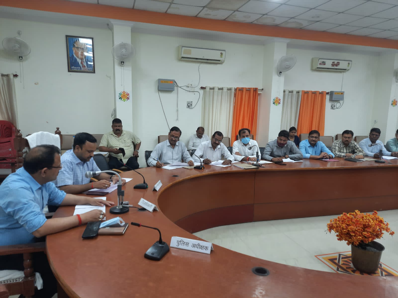 district-magistrate-reviewed-projects-costing-more-than-rs-50-lakh