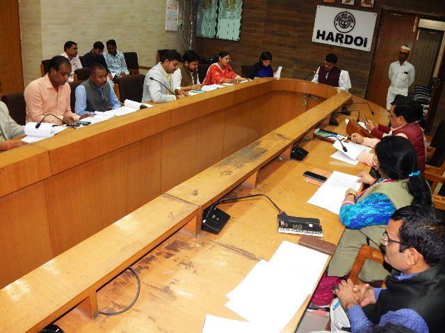 dm-held-meeting-of-district-swachh-bharat-mission-gramin-committee