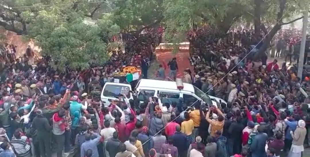 unnao-dead-body-of-martyr-shyam-singh-yadav-in-sikkim-accident-reached-kakarari-village