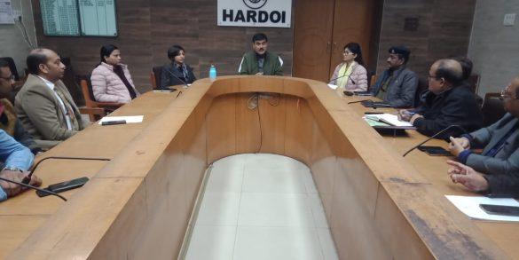 dm-held-a-meeting-with-industry-representatives-regarding-summit